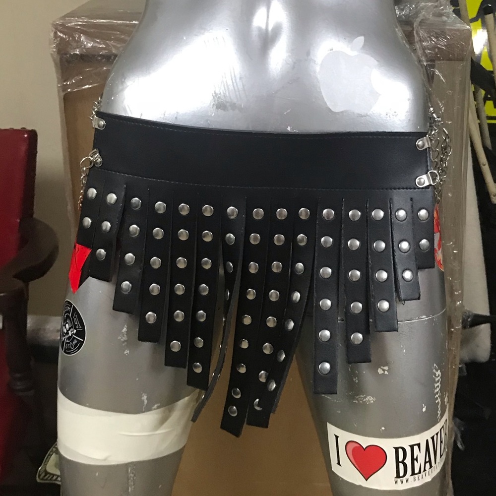 A dominatrix “skirt”